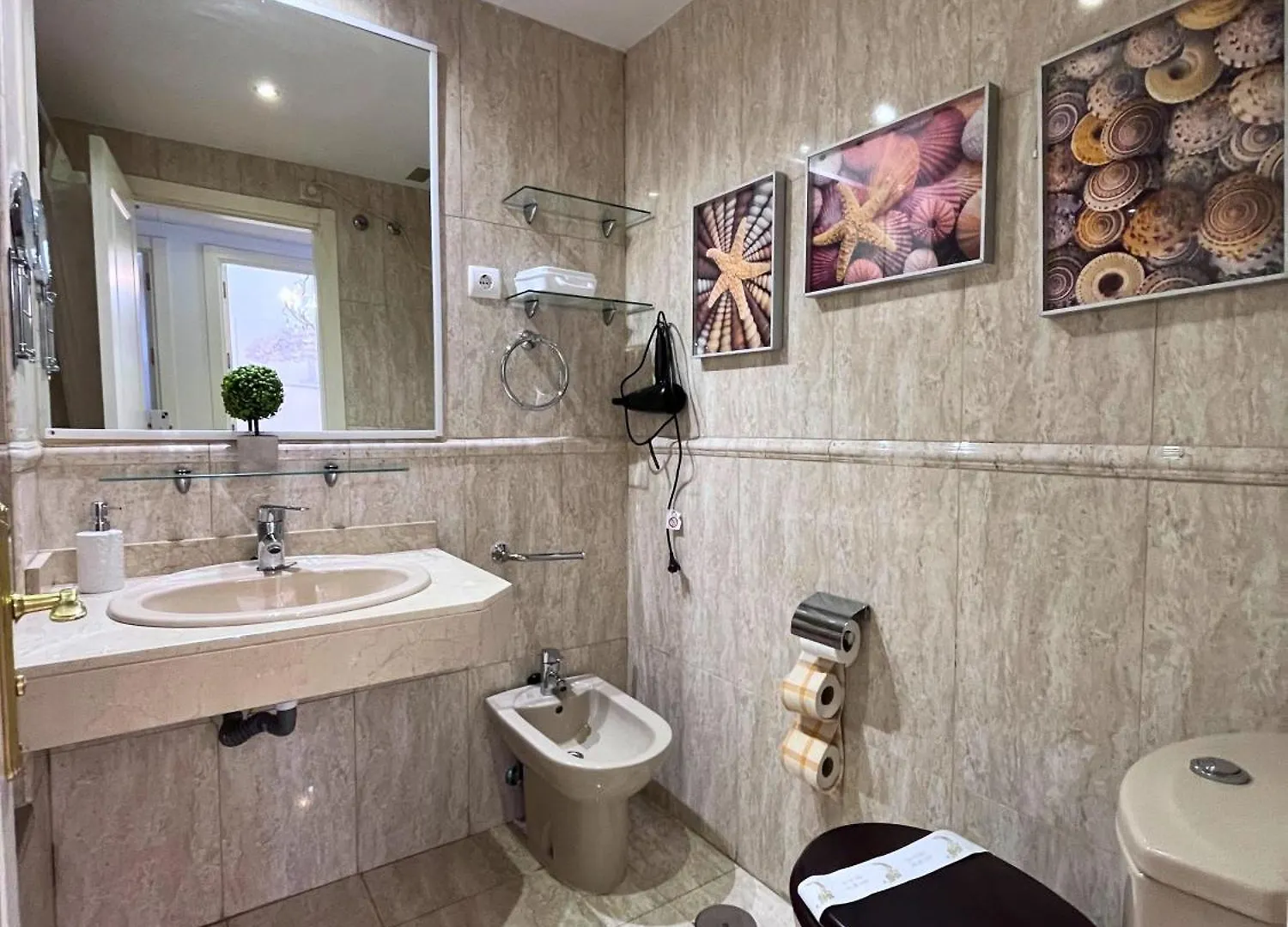 Deyanira New Suite Madrid Airport Apartment
